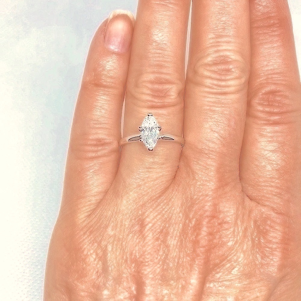 NWT Simulated Diamond Marque Cut Crystal Solitaire w/Sterling Silver J76